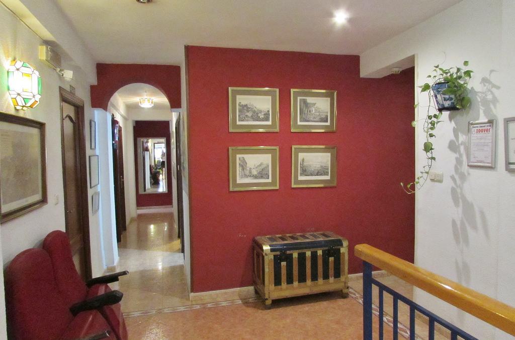 Hostal Nuevas Naciones - Granada — Photos 1